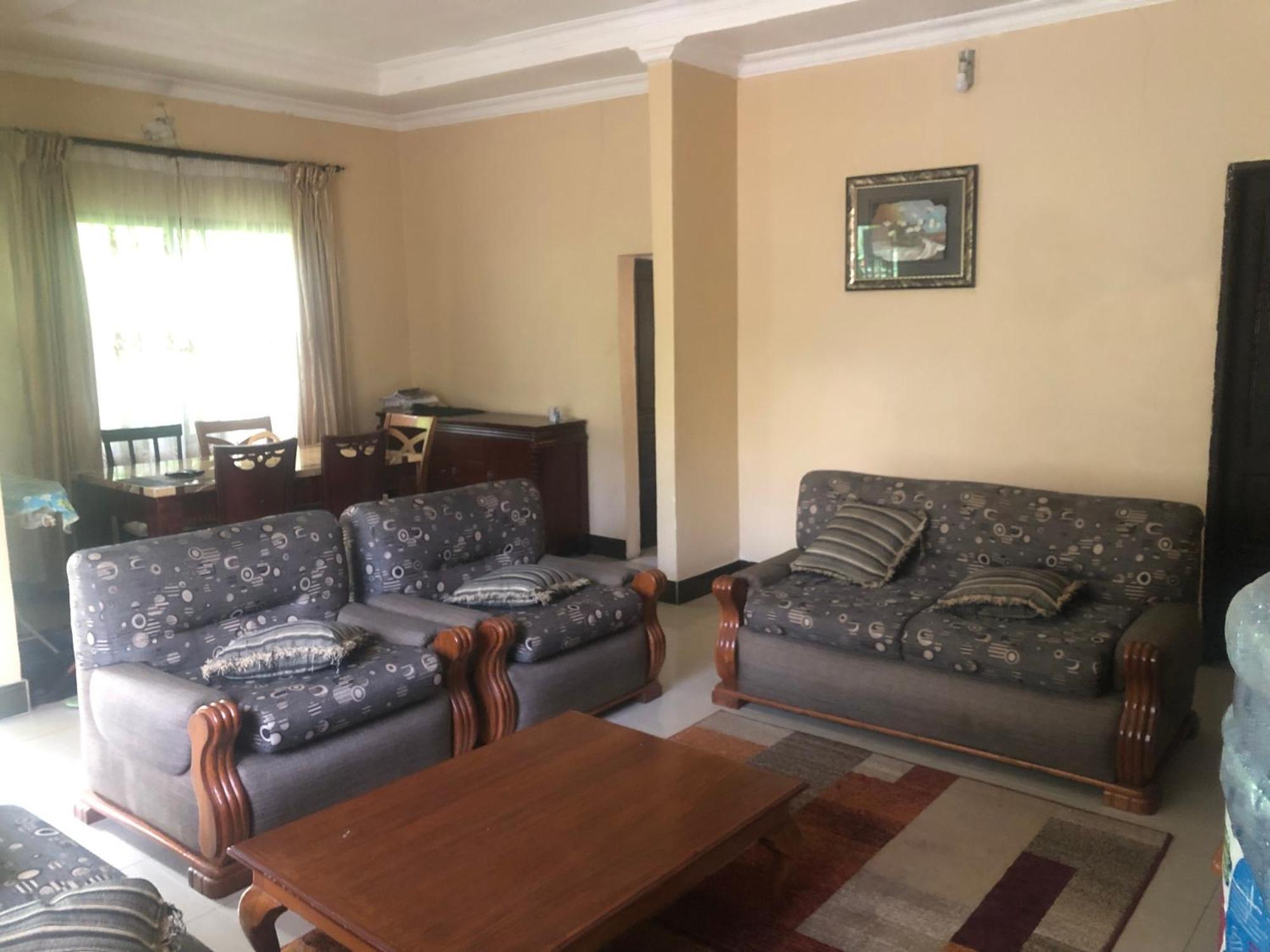 Tatys Homestay دار السلام المظهر الخارجي الصورة