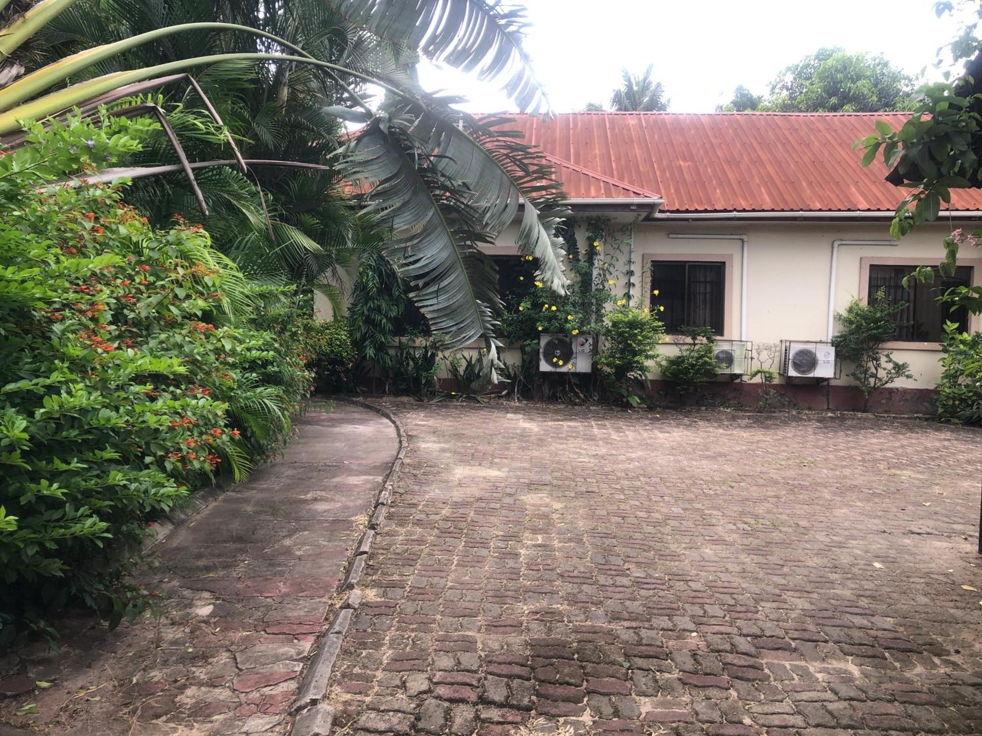 Tatys Homestay دار السلام المظهر الخارجي الصورة