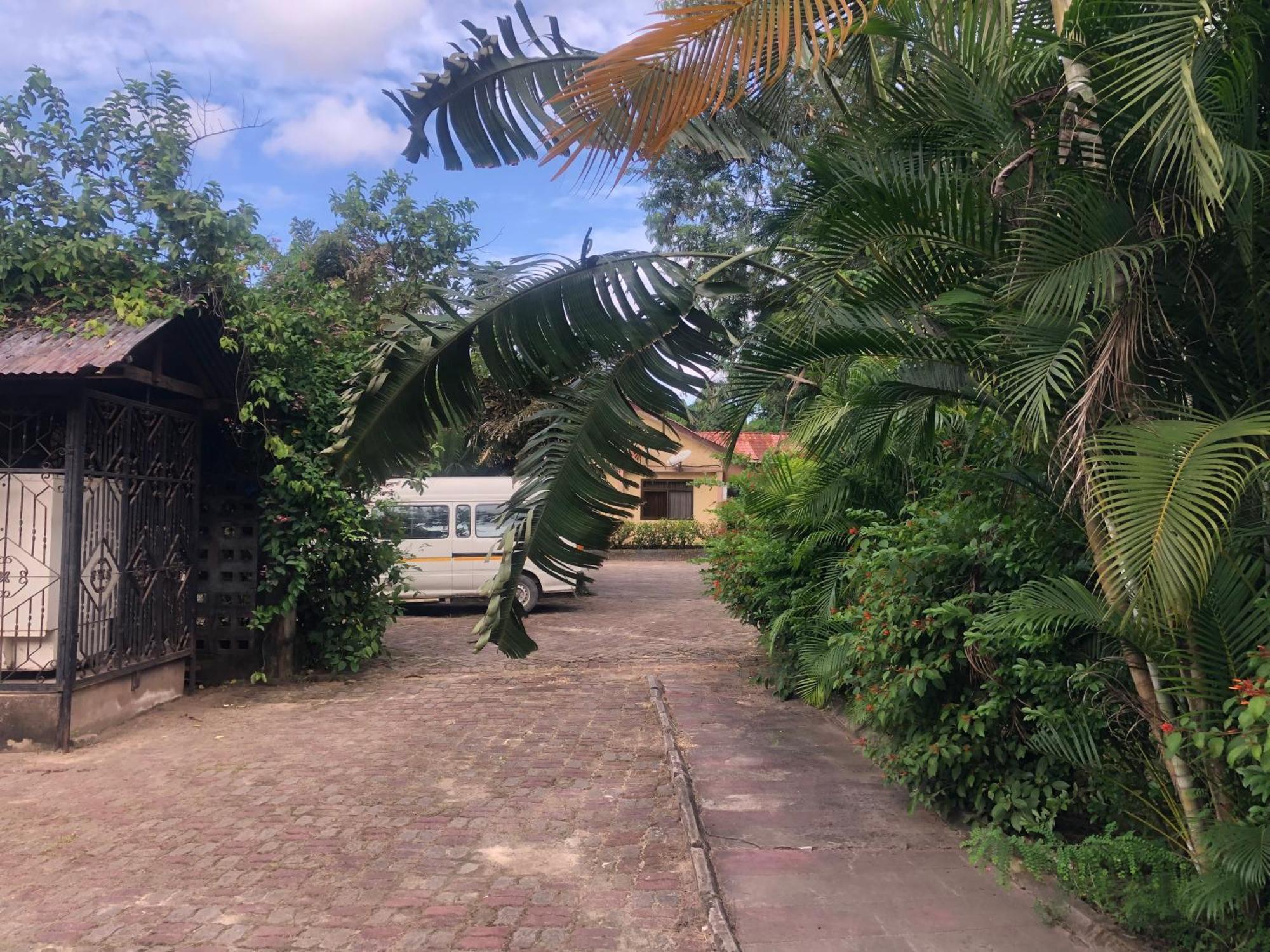 Tatys Homestay دار السلام المظهر الخارجي الصورة